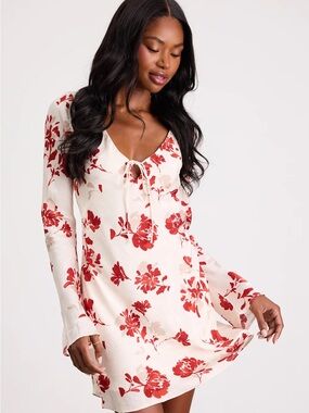 Lulus | Dresses | Lulus Amalfi Coast White Pleated Flutter Sleeve Mini Dress  | Poshmark